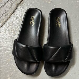 Women’s sandals